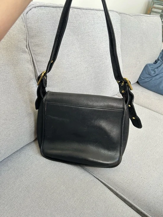 Vintage Coach Black Leather Crossbody Saddle Bag with Gold Hardware - Picture 6 of 12